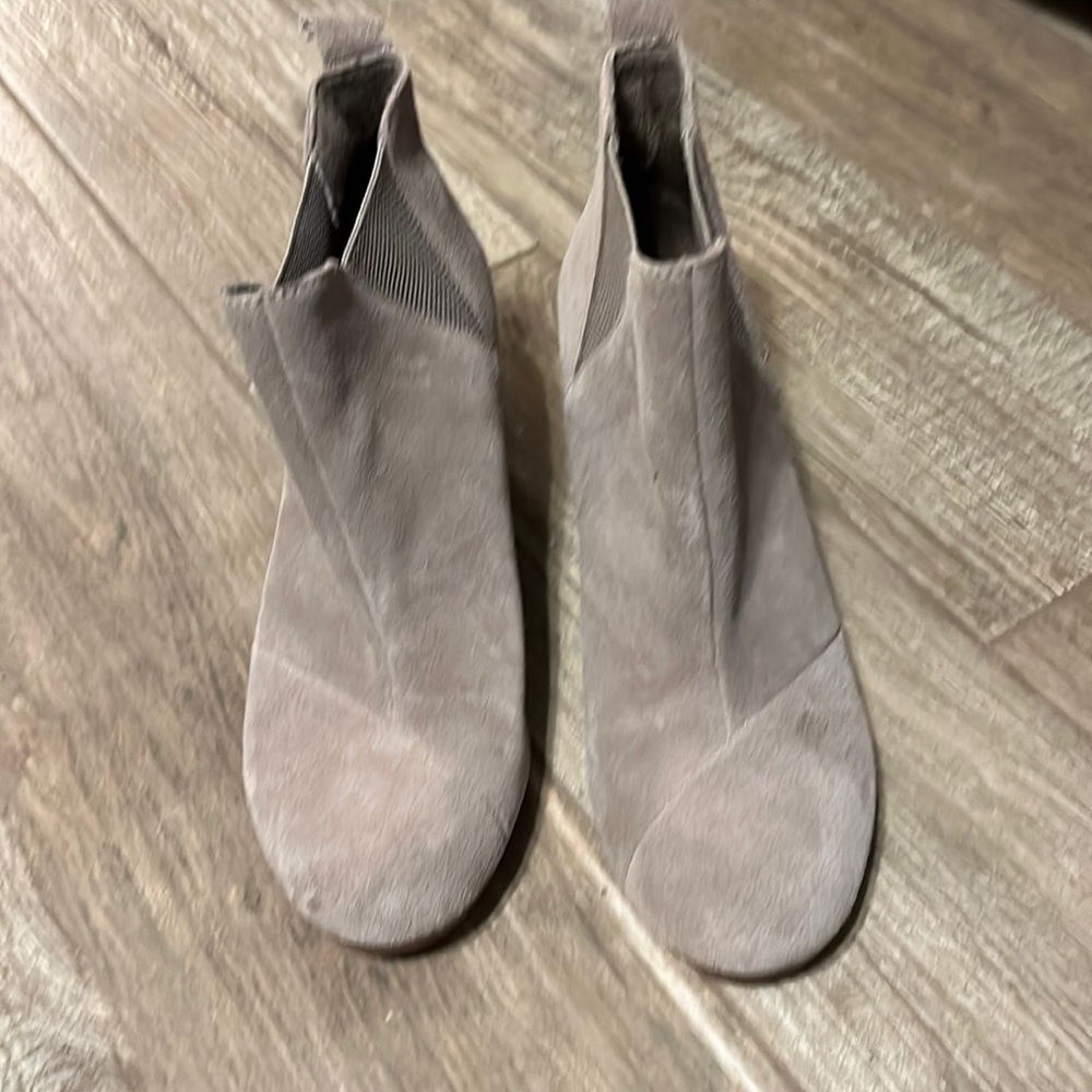 Tom’s bootie wedges size 8